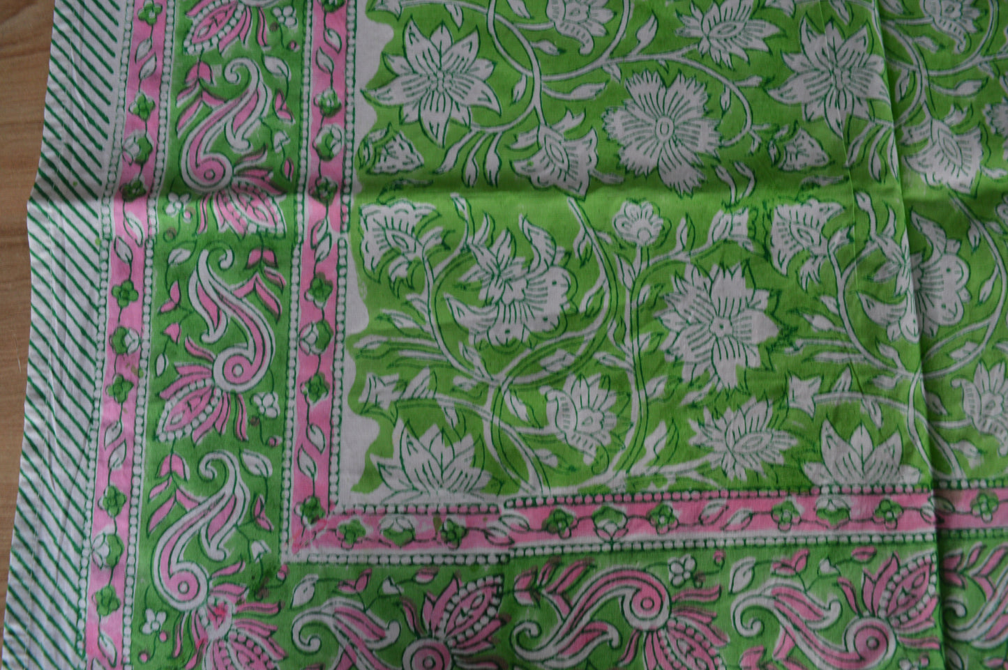 Indian Hand Block Traditional Printed Tablecloth Handmade Cotton Floral 6 Seater Tabletop Decorative for Dinning Table 60 * 90 Inches with Nepkins