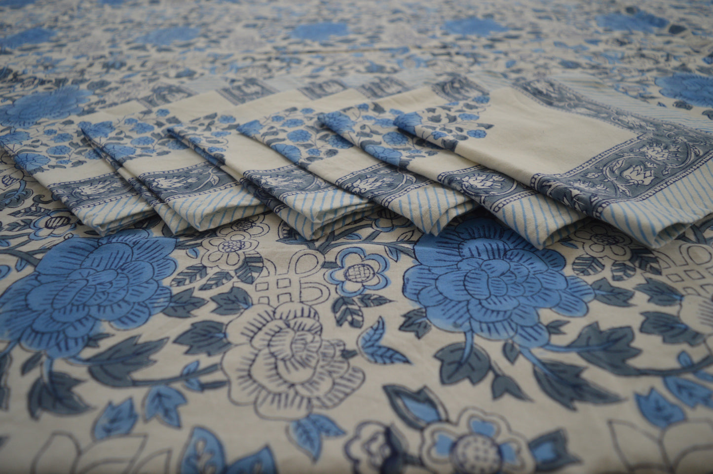 Indian Hand Block Traditional Printed Tablecloth Handmade Cotton Floral 6 Seater Tabletop Decorative for Dinning Table 60 * 90 Inches with Nepkins
