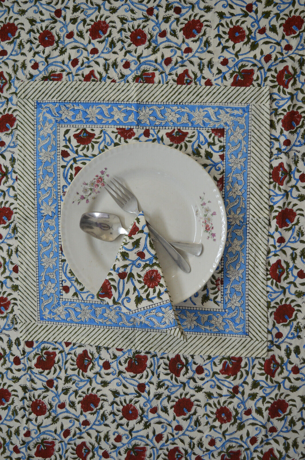 Indian Hand Block Traditional Printed Tablecloth Handmade Cotton Floral 6 Seater Tabletop Decorative for Dinning Table 60 * 90 Inches with Nepkins