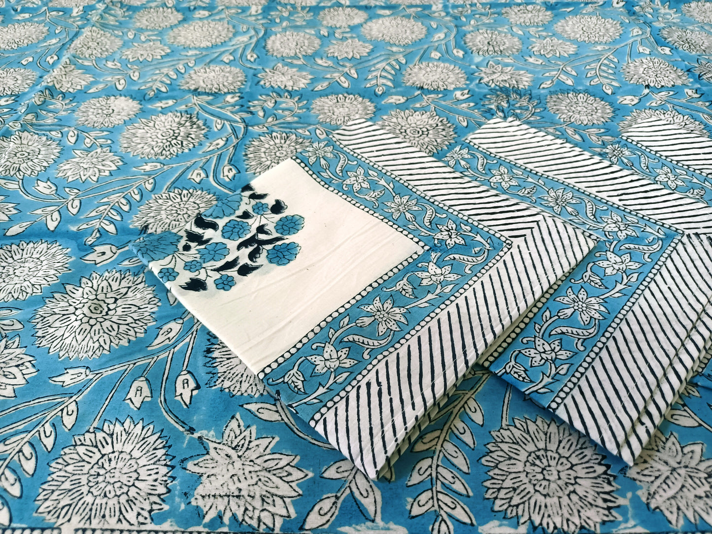 Indian Hand Block Traditional Printed Tablecloth Handmade Cotton Floral 6 Seater Tabletop Decorative for Dinning Table 60 * 90 Inches with Nepkins
